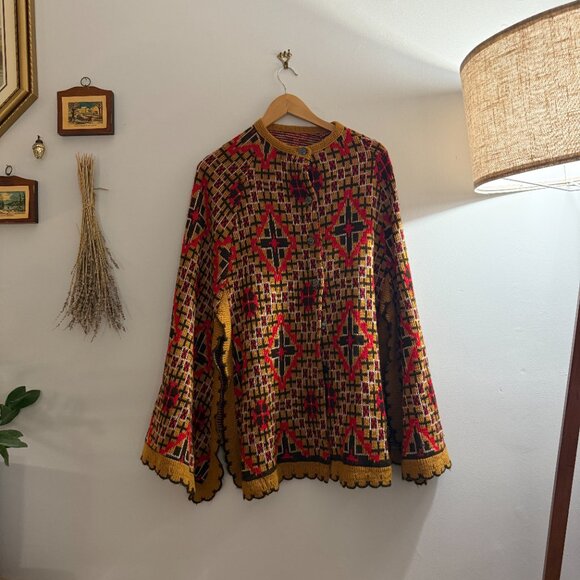 SOLD - Vintage 1970s Knit Scallop Cape Coat Boho Retro Western Style S/M - Picture 2 of 3